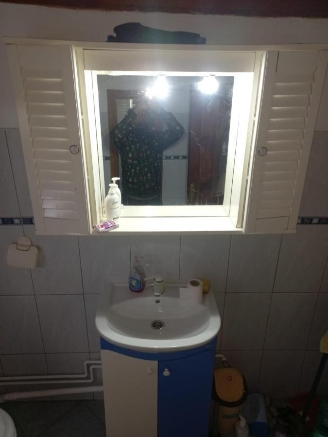 Double Room With Private Bathroom By Osteria Constantino Targoviste Buitenkant foto